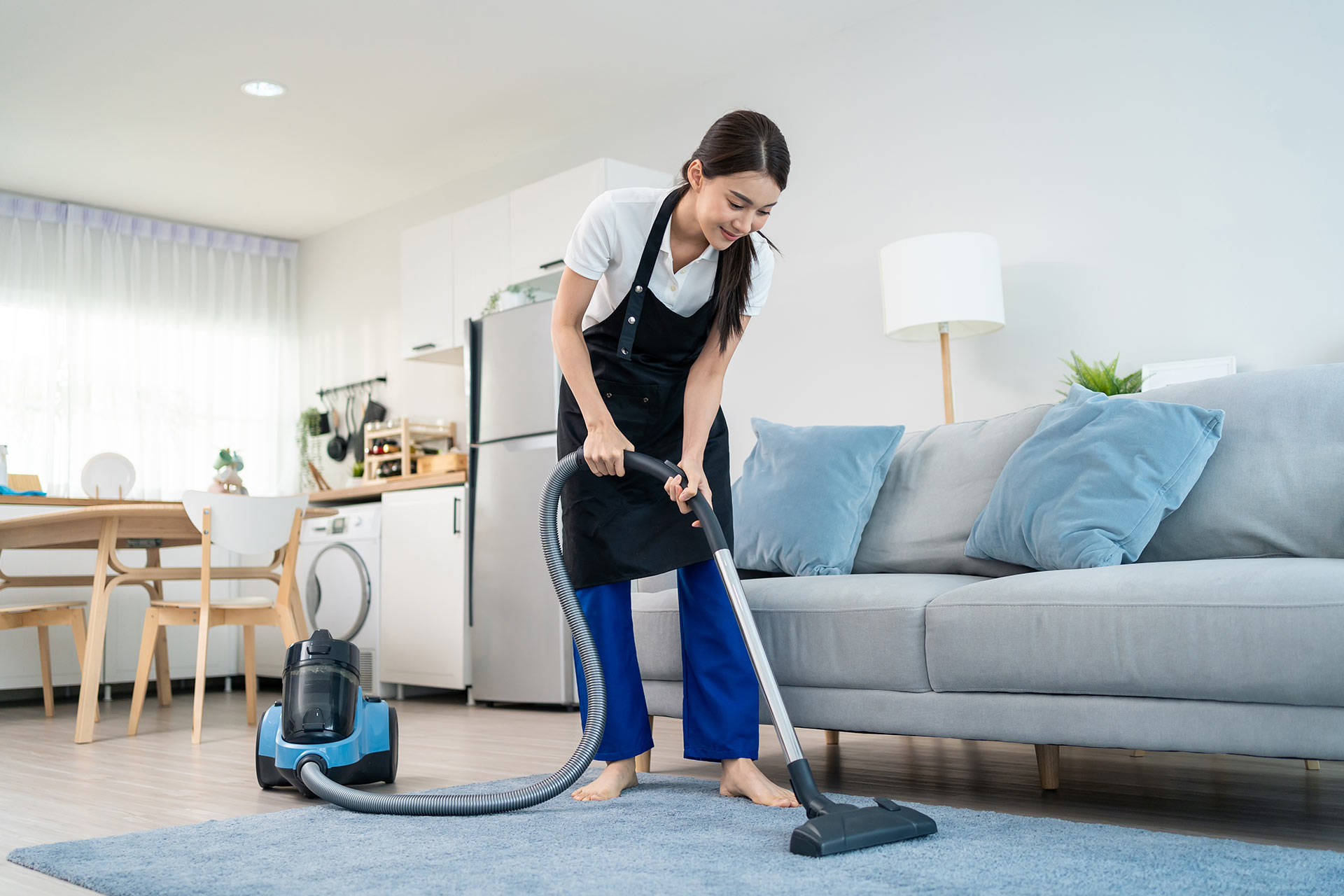 asian-cleaning-service-woman-worker-cleaning-in-li-2021-12-09-20-22-54-utc.jpg